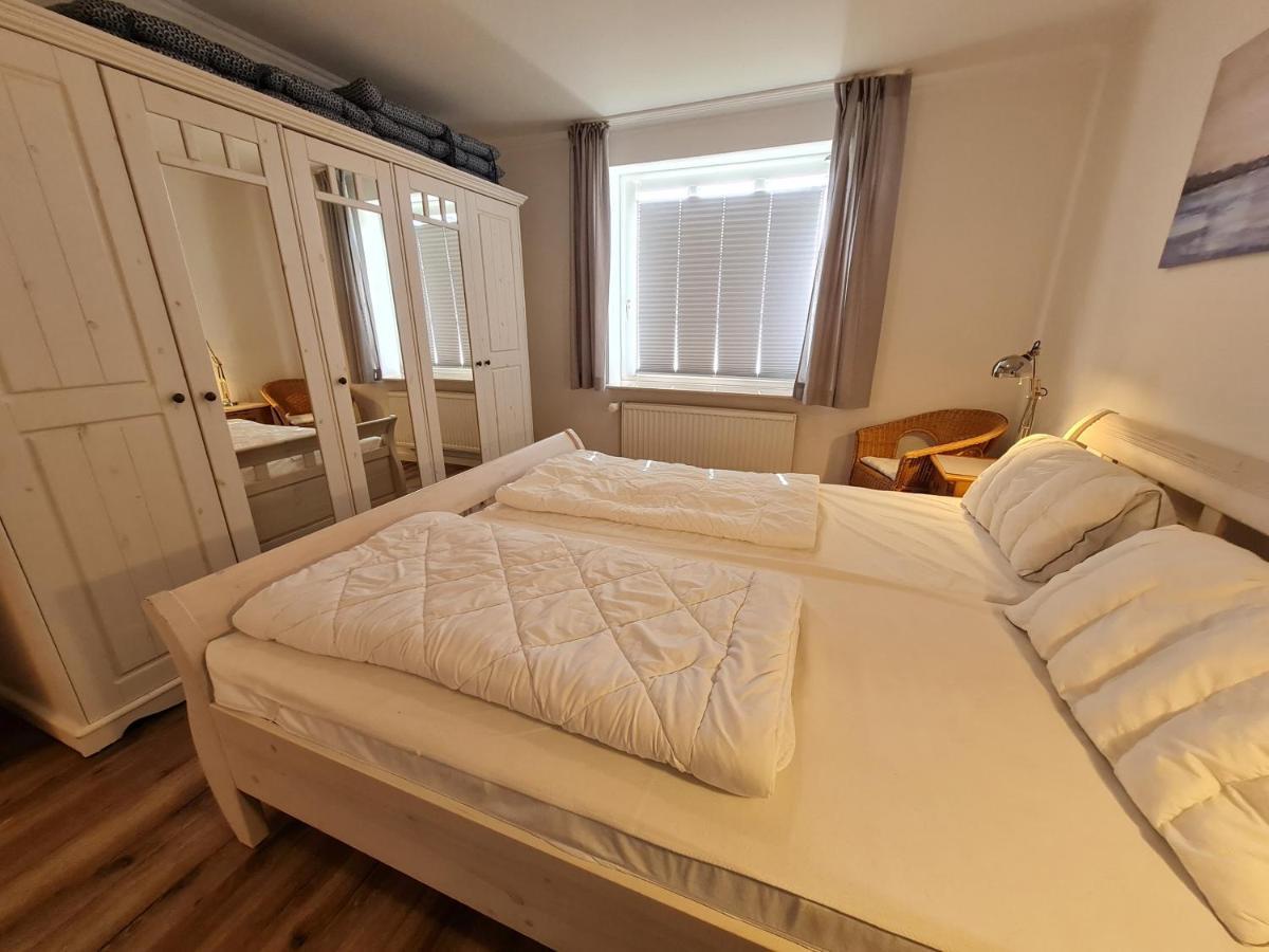 Ferienhaus Ellen, Eg Whg Utersum Esterno foto